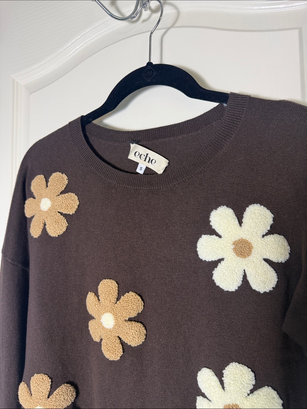 ECHE Women's Two Tone Flower Crew Sweater - Picture 5 of 6